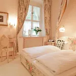 Otel Adolphine 3*