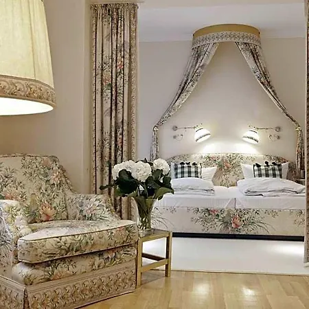 Adolphine 3*