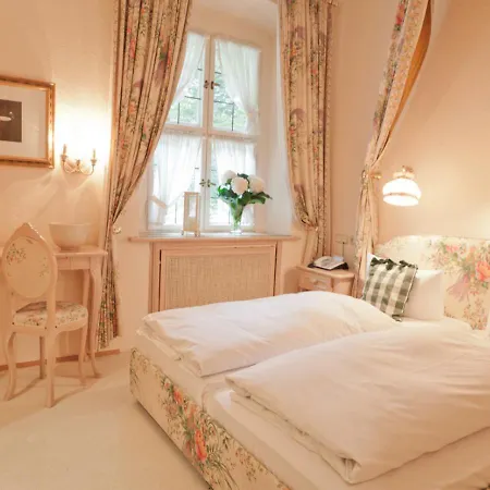 Hotel Adolphine 3*